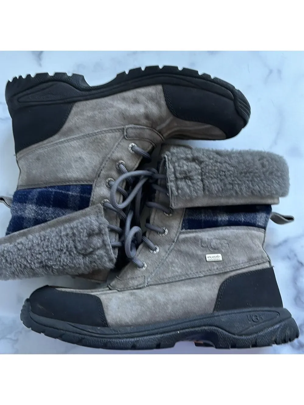 UGG Adirondack Winter Boots Grey Blue Plaid Size Womens US 5 Unisex